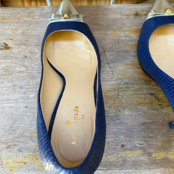 Kate Spade NY Paloma Navy Embossed Leather Pump Silver Toe & Navy Dot Tumbler - Picture 8 of 16